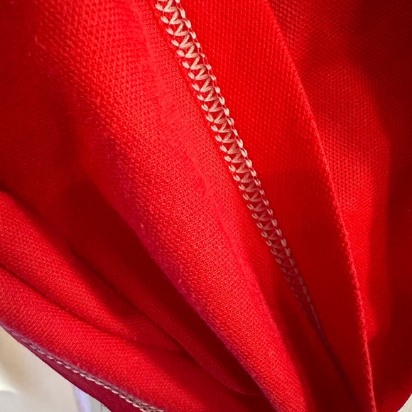 Expos Red Garment - Picture 6 of 11